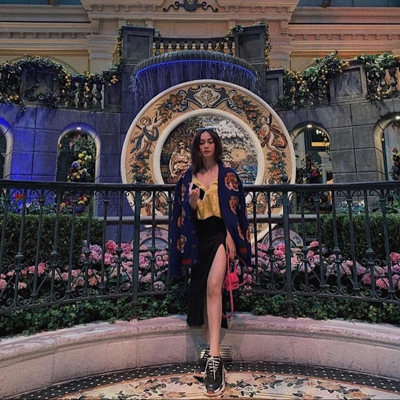 Meet your Posher, Liz - Picture 5 of 6